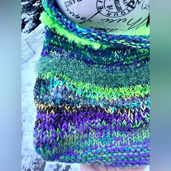 Vibrant Multicolor Knit Tote Bag - Picture 8 of 17